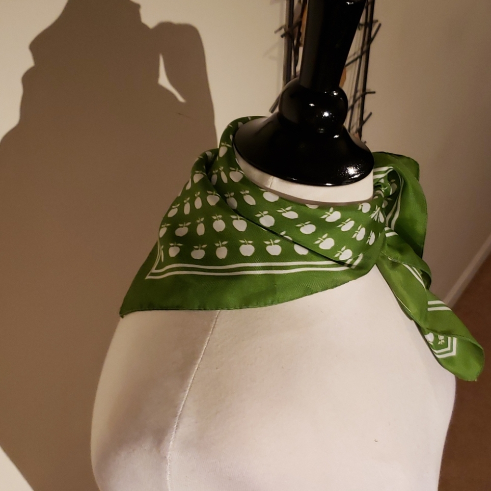 SCARF - Picture 4 of 13